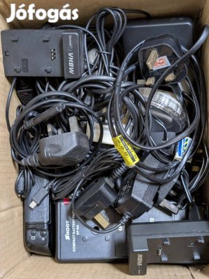 Fotós egyveleg, kábelek, EOS D30 portré markolat, töltők, - #jobb ár!