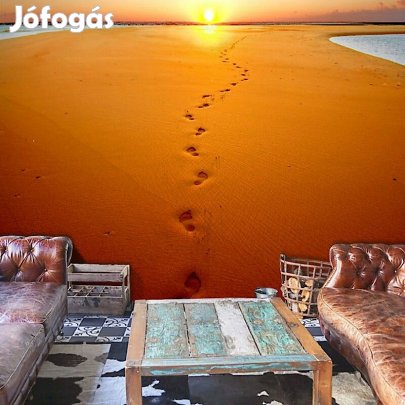 Fotótapéta - Tengerparti homokban lépkedve