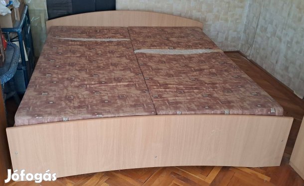 Francia ágy (ágyneműtartós)