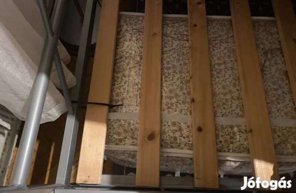 Francia ágy, matraccal