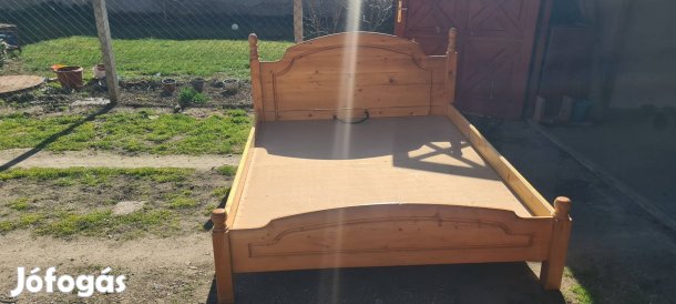 Francia ágy egyedi készítésű 