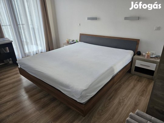 Franciaágy 180x200cm, keret+matrac+ágyrács+éjjeliszekrény