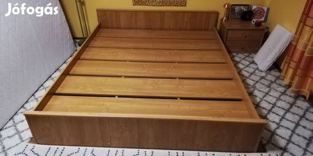 Franciaágy Matraccal 160x200