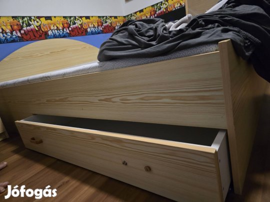 Franciaágy éjjeliszekrénnyel eladó