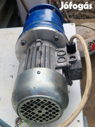 Frekvencia váltó és hajtómüves 3 fázisú motor,egyben eladó