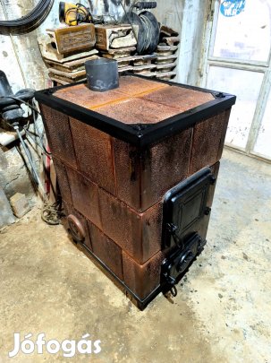 Friss építésű hordozható cserépkályha 