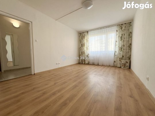 Frissen felújított, másfél szobás lakás, Havanna lakótelepen