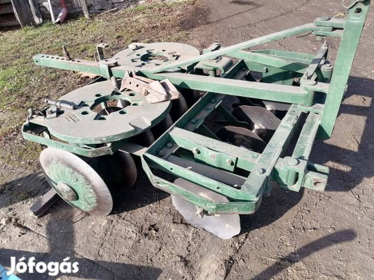 Függesztett 140 cm.-es V tárcsa