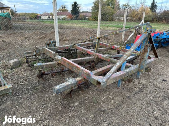 Függesztett Ásóborona