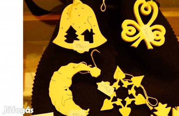 Függeszthető fafaragások karácsonyfára eladók