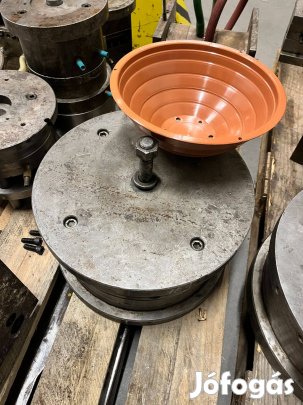 Függő virágkaspó és virágcserép fröccsöntő szerszám raktárkészlettel