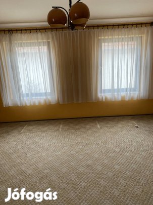 Függöny, tartóval együtt