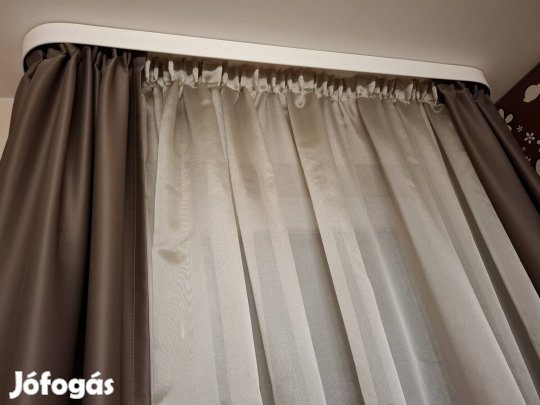 Függöny és sötétítő egyben eladó!