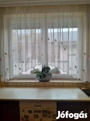 Függöny tartozékokkal