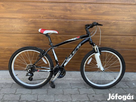 Fuji Nevada 5.0 26" kerékpár S/M méretű vázzal