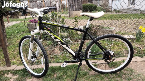 Fuji Nevada LTD hegyikerékpár,