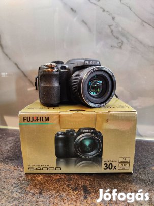 Fujifilm Finepix S4000 digitális fényképezőgép 30x Zoom