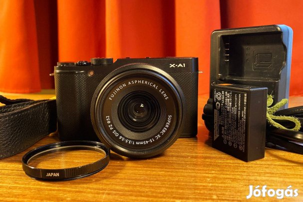 Fujifilm X-A1 + XC 15-45 objektív
