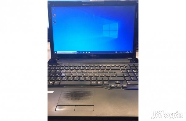 Fujitsu AH552/SL i5-ös laptop