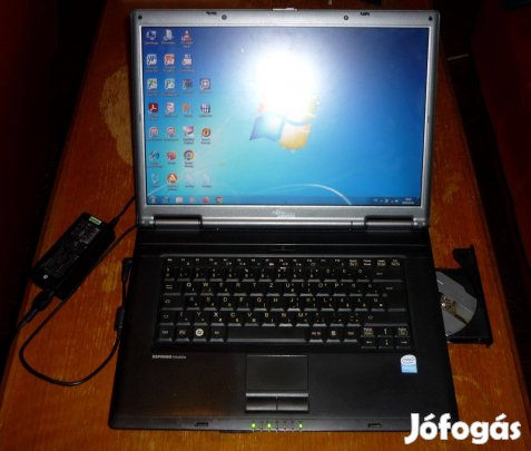 Fujitsu Esprimo Mobile V5535 (M570-1GB-160GB) újszerű és jól működik