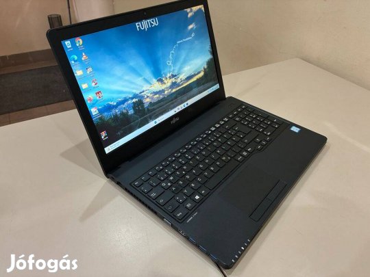 Fujitsu Lifebook 15col FHD/ Intel i5-7200 / 8gb ram / 256gb SSD / Win