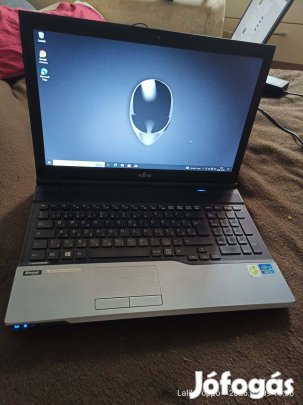 Fujitsu Lifebook A532 Notebook core i3 8GB ram SSD eladó szép állapotb