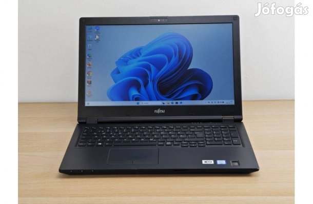 Fujitsu Lifebook E559 Laptop / i3-8145U / 8GB RAM / 256GB SSD
