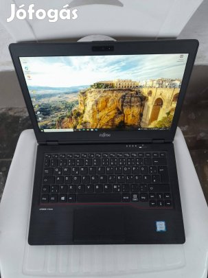 Fujitsu Lifebook U727 ( i3 7100U 2,40 Ghz , 8 GB DDR4 , 240 GB SSD )