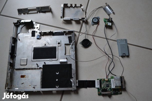 Fujitsu Siemens Amilo PI2512 Laptop alkatrészei eladók