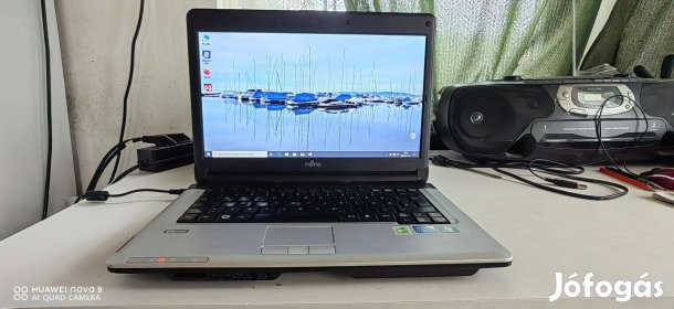 Fujitsu i5-560M,4gb DDR3,320gb,több órás akku!