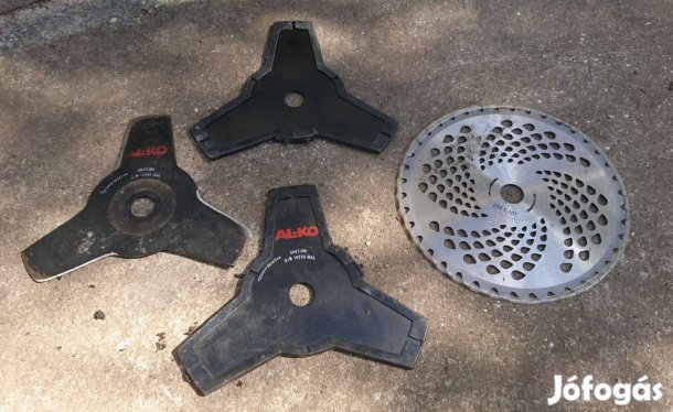 Fűkasza 3 ágú kés és cserjéző fűrészfogú vágótárcsa