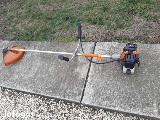 Fűkasza-benzin motoros eladó-alkatrésznek