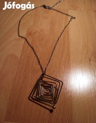 Fülbevaló és nyaklánc szett különleges csiga medállal, bizsu ékszer