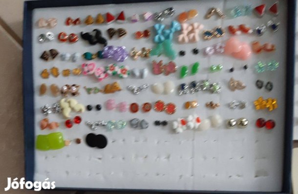 Fülbevalók (73 pár)