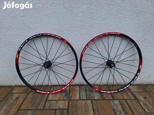 Fulcrum Red metal kerékszett eladó. 