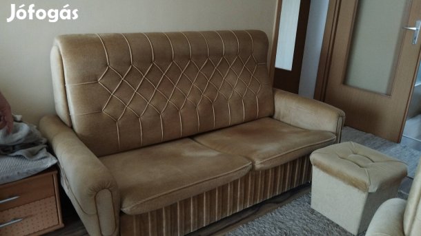 Füles kanape,fotelok,puff.