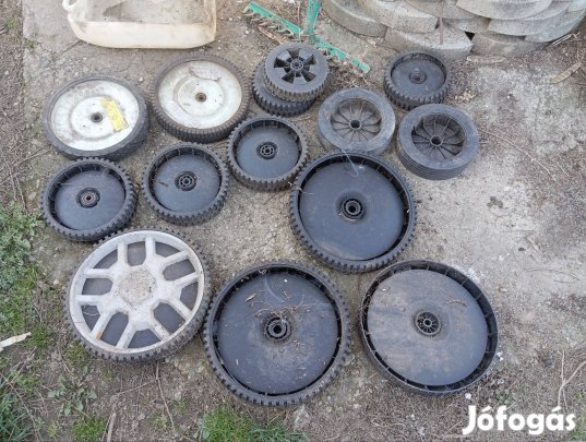 Fűnyíró kerekek egyben 