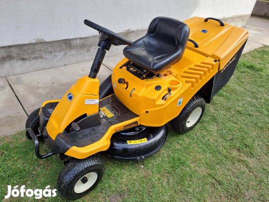 Fűnyíró kistraktor