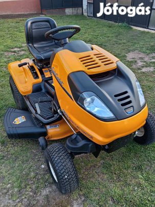 Fűnyíró traktor / Fűnyírótraktor