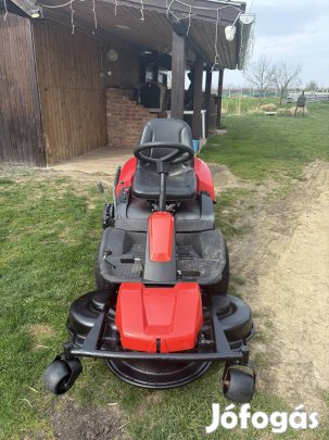 Fűnyiró traktor fűnyirótraktor