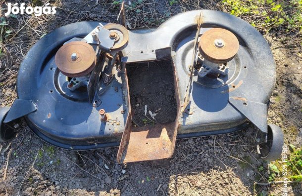 Fűnyíró traktor kétkéses - újszerű vágóasztal