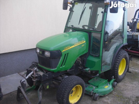 Fűnyirótraktor John-Deere 2320 HST4WD