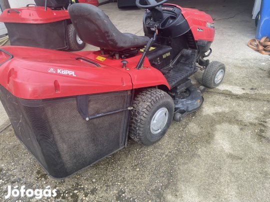 Fűnyírótraktor 