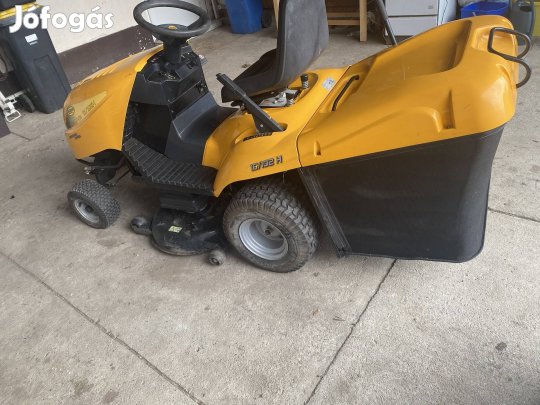 Fűnyírótraktor 