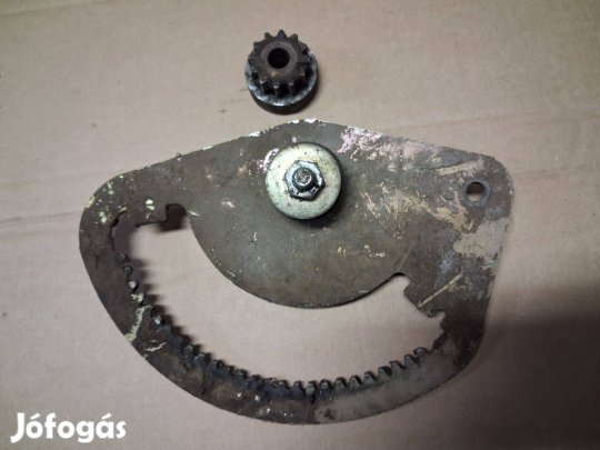 Fűnyírótraktor kormánymű1 Fünyíró traktor