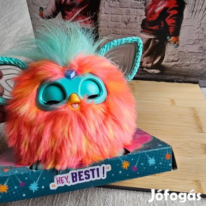 Furby Interactive játék új dobozában német nyelvü új