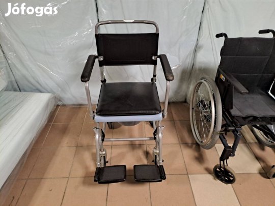 Fürdetőszék bilis fürdető tusoló szék tusolószék tolószék kerekesszék