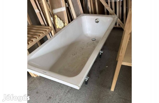 Fürdőkád lábbal eladó!