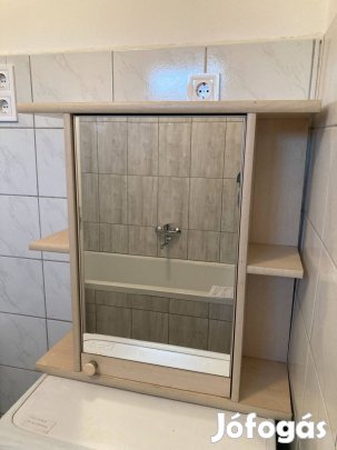 Fürdőszoba Piperepolc tükrös