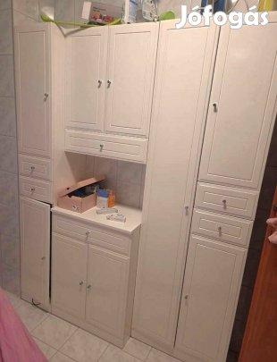 Fűrdőszoba bűtor 